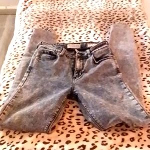 Bullhead skinny jeans